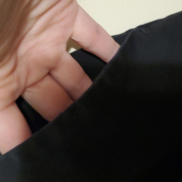 New York and Co stretch black shorts with pockets - Picture 4 of 6